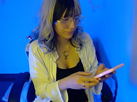 Snapshot of venus_222 chatting on December 2025 04:07:01 AM venus 222 online show from December 2025 04:07:01 AM