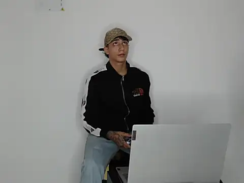 Snapshot of master_Tripa chatting on November 2025 09:13:02 PM master Tripa online show from November 2025 09:13:02 PM