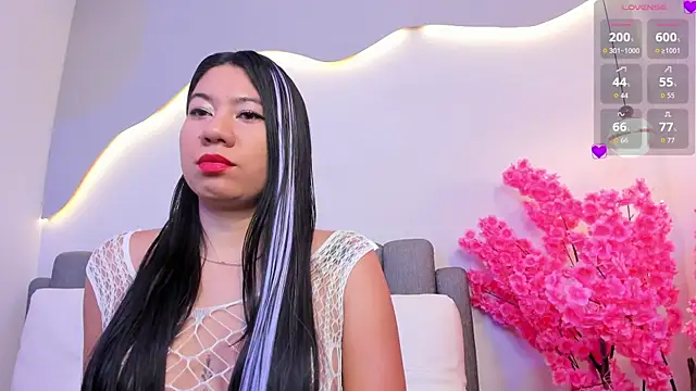 lunaa hart online show from April 2026 08:32:02 PM