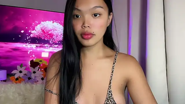 Snapshot of Somefun_molly chatting on November 2025 06:28:02 PM Somefun molly online show from November 2025 06:28:02 PM