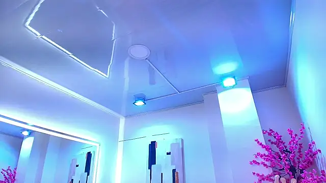 Emily andrews online show from April 2026 07:18:02 PM