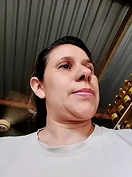 MIA-LARIOS online show from April 2026 02:06:01 PM