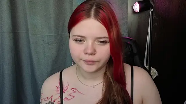 Snapshot of KellyFiery chatting on June 2026 08:27:01 AM KellyFiery online show from June 2026 08:27:01 AM