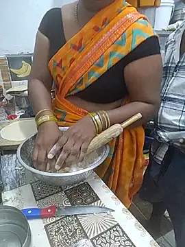 Snapshot of Desicouple1706 chatting on December 2025 02:24:02 PM Desicouple1706 online show from December 2025 02:24:02 PM