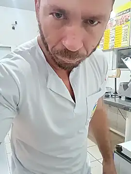 RobertoLuiz84 online show from May 2026 11:59:02 AM
