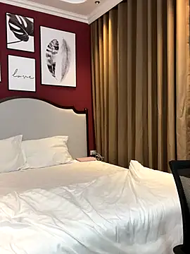 Snapshot of Queen-of-Love chatting on November 2025 09:58:01 PM Queen-of-Love online show from November 2025 09:58:01 PM