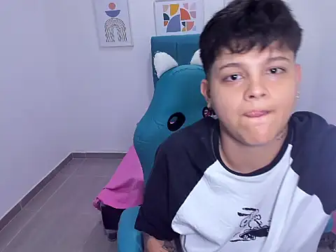  ian sweet online show from December 2025 07:31:01 PM