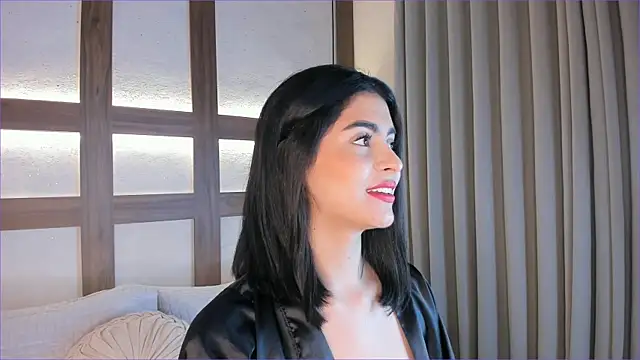 SarhaVega online show from November 2025 01:25:02 PM