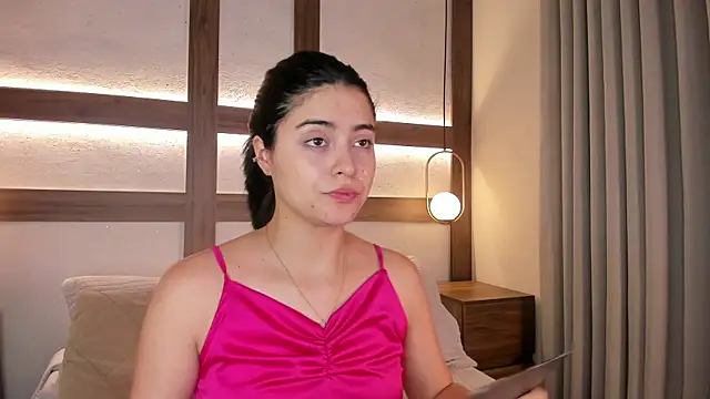 SarhaVega online show from April 2026 12:46:02 PM