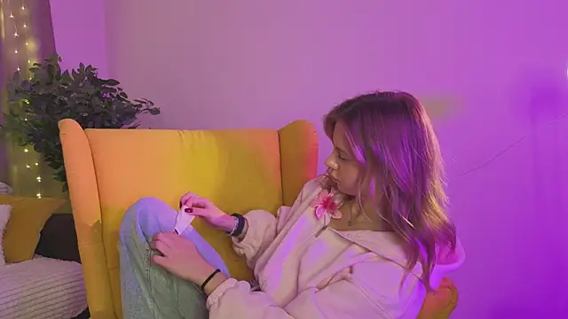 FelishaLaskin online show from November 2025 12:27:02 PM