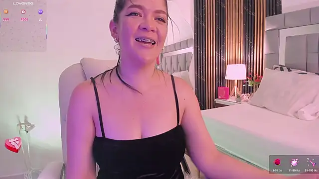 amaia santini online show from February 2026 07:04:02 PM