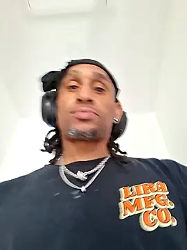 Snapshot of MTheRealrDLlongCrippler chatting on February 2026 11:02:02 PM MTheRealrDLlongCrippler online show from February 2026 11:02:02 PM