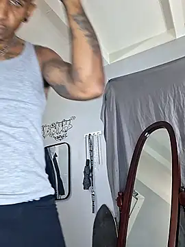 Snapshot of MTheRealrDLlongCrippler chatting on March 2026 05:44:01 AM MTheRealrDLlongCrippler online show from March 2026 05:44:01 AM