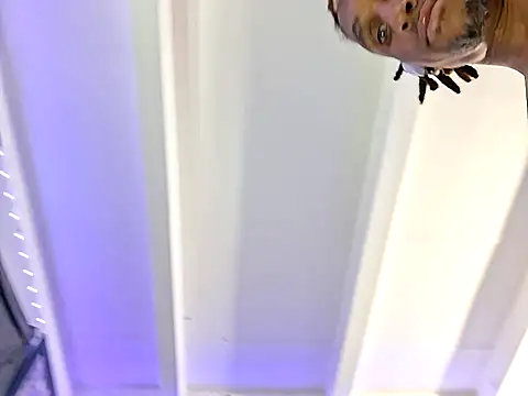 Snapshot of MTheRealrDLlongCrippler chatting on April 2026 03:29:02 AM MTheRealrDLlongCrippler online show from April 2026 03:29:02 AM