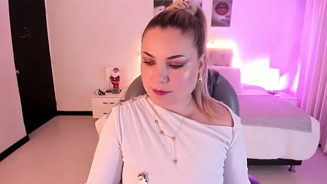 Violeta Hotter online show from December 2025 10:57:02 AM