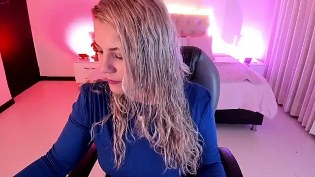 Violeta Hotter online show from December 2025 11:05:01 AM