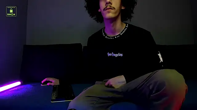 Dilan Wolfe online show from December 2025 05:20:01 PM