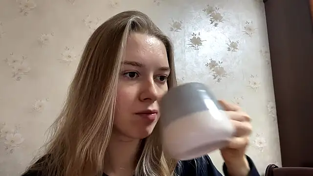 MichikoWienandt online show from November 2025 05:32:02 AM