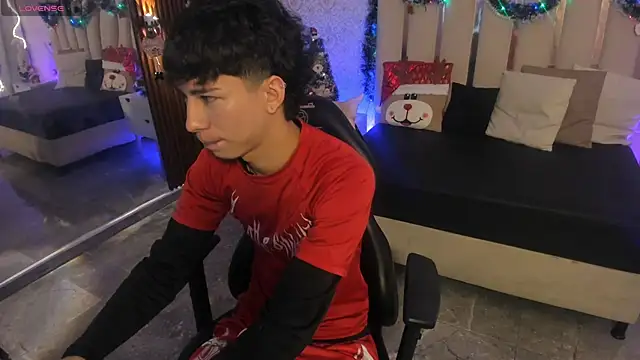 kaelwolf tay online show from December 2025 07:32:01 PM