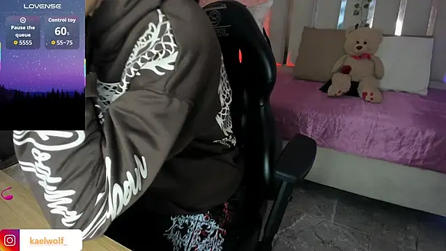 Snapshot of kaelwolf_tay chatting on February 2026 07:17:02 PM kaelwolf tay online show from February 2026 07:17:02 PM