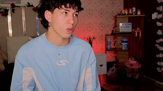 Snapshot of kaelwolf_tay chatting on February 2026 07:24:02 PM kaelwolf tay online show from February 2026 07:24:02 PM