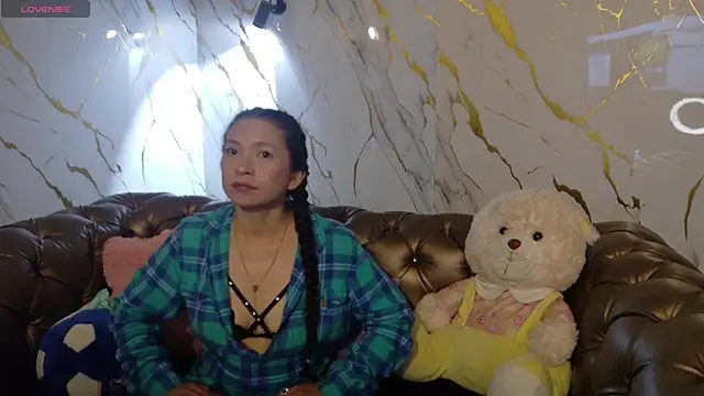 Cloe16  online show from December 2025 02:39:02 AM