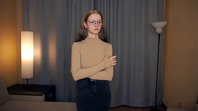 Snapshot of ToyaPletz chatting on November 2025 06:20:01 PM ToyaPletz online show from November 2025 06:20:01 PM