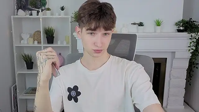 Maxwellchiik online show from November 2025 12:39:02 PM