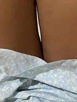 EweXZZ online show from April 2026 05:08:02 PM