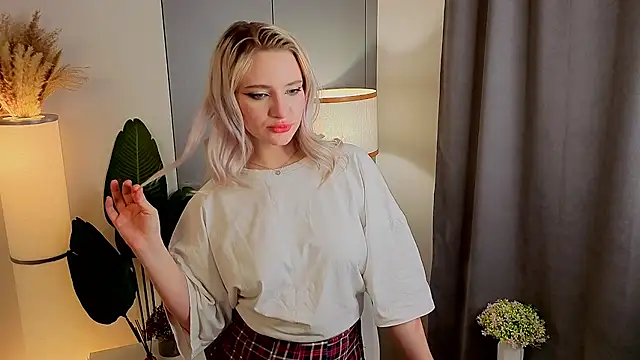 Snapshot of DorthaDunt chatting on November 2025 11:31:01 PM DorthaDunt online show from November 2025 11:31:01 PM