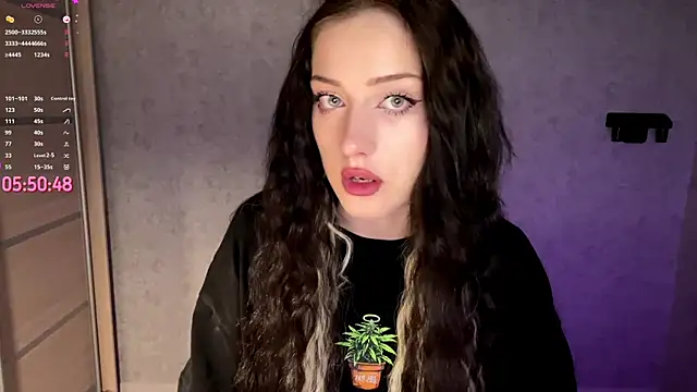 Meowluly online show from April 2026 09:09:02 PM