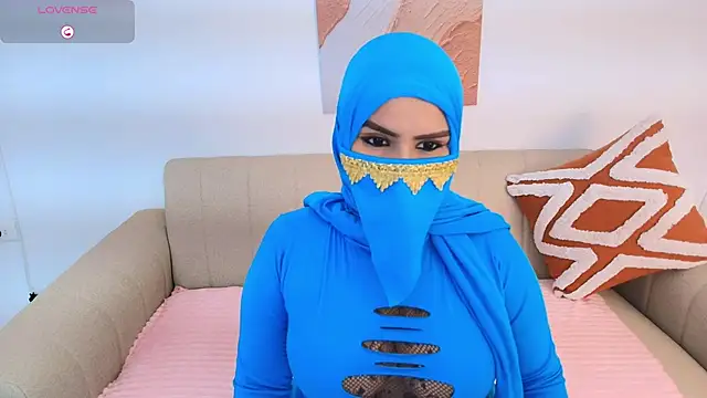 Mayraa arabelle online show from November 2025 04:10:02 PM