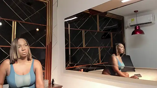 ZoeCollin online show from December 2025 07:31:01 PM