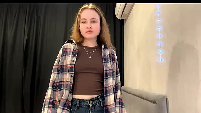 Snapshot of PrettyGhost chatting on November 2025 03:12:02 PM PrettyGhost online show from November 2025 03:12:02 PM