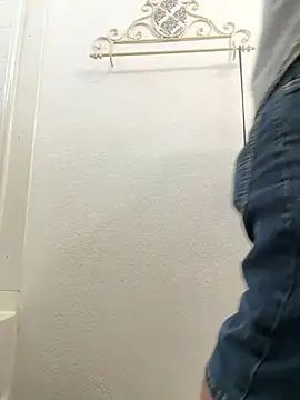 2addictivelyhorny online show from April 2026 08:20:02 PM