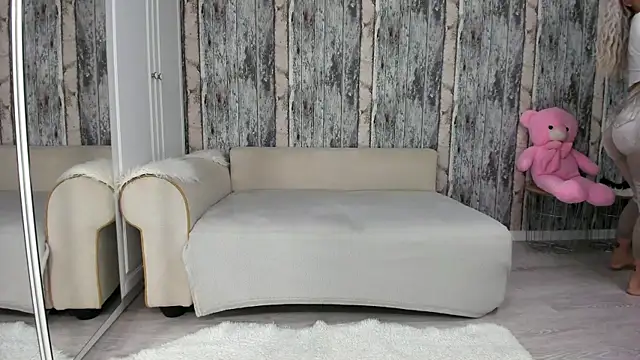 Snapshot of SexyElisabeth chatting on January 2026 04:29:01 AM SexyElisabeth online show from January 2026 04:29:01 AM