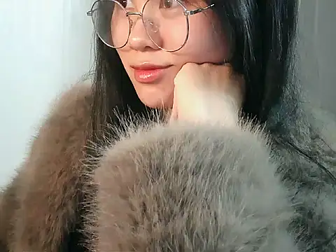 Snapshot of Nunaa18 chatting on December 2025 03:27:02 PM Nunaa18 online show from December 2025 03:27:02 PM