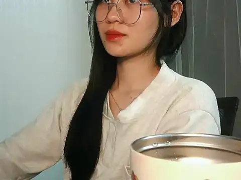 Snapshot of Nunaa18 chatting on February 2026 06:14:01 PM Nunaa18 online show from February 2026 06:14:01 PM