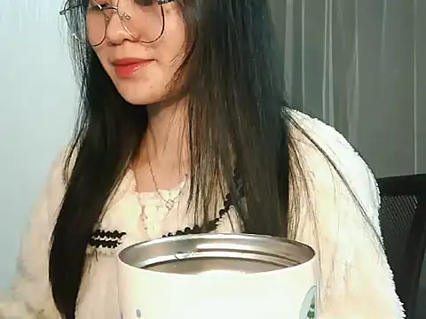 Snapshot of Nunaa18 chatting on February 2026 01:37:02 PM Nunaa18 online show from February 2026 01:37:02 PM