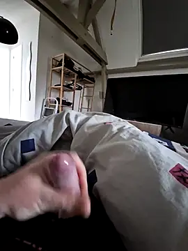 Snapshot of Mangeur44_ chatting on May 2026 04:26:02 PM Mangeur44 online show from May 2026 04:26:02 PM