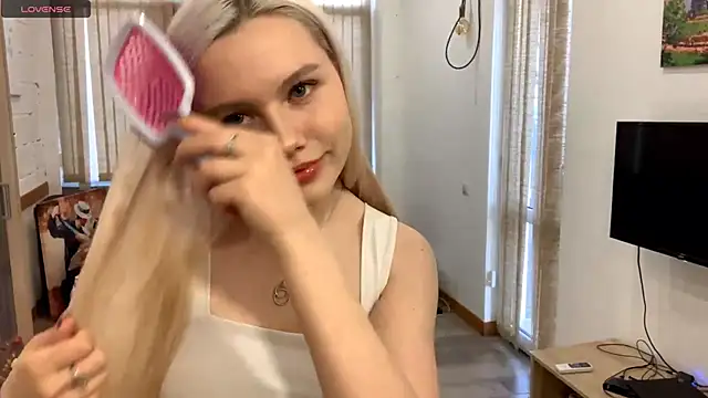 MistikMinx online show from December 2025 01:18:02 PM