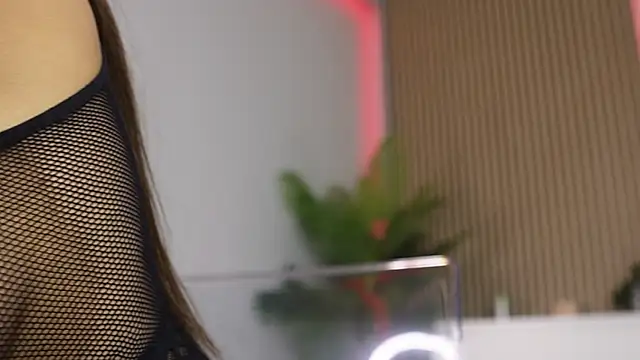 Jessy Cruz  online show from November 2025 05:43:01 AM