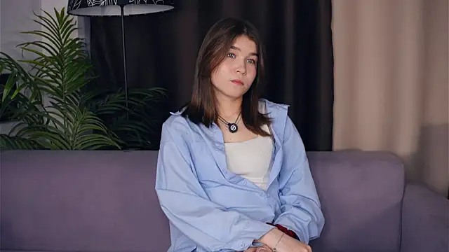 Snapshot of ZulaRattan chatting on November 2025 05:09:02 AM ZulaRattan online show from November 2025 05:09:02 AM