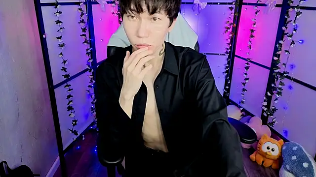 YugoAsian online show from December 2025 08:40:01 PM