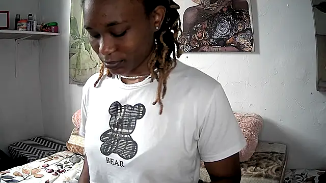 Snapshot of JuicyEbonyGoddess chatting on May 2026 09:18:02 AM JuicyEbonyGoddess online show from May 2026 09:18:02 AM