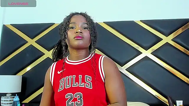 IrisHerrera  online show from December 2025 12:32:01 PM