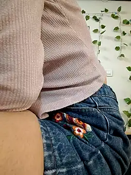 Sexolinaa online show from May 2026 06:18:02 AM