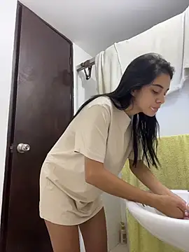 Miia moonn online show from December 2025 11:36:02 AM