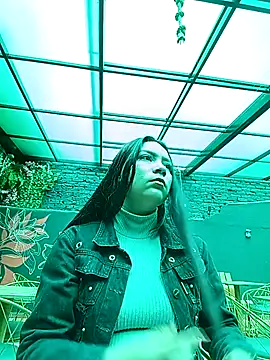 Snapshot of Vayoleth_0-2 chatting on December 2025 03:18:02 PM Vayoleth 0-2 online show from December 2025 03:18:02 PM