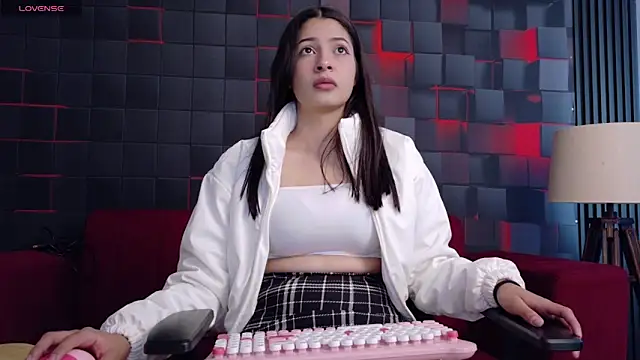 JakiJohnson online show from December 2025 01:09:01 PM